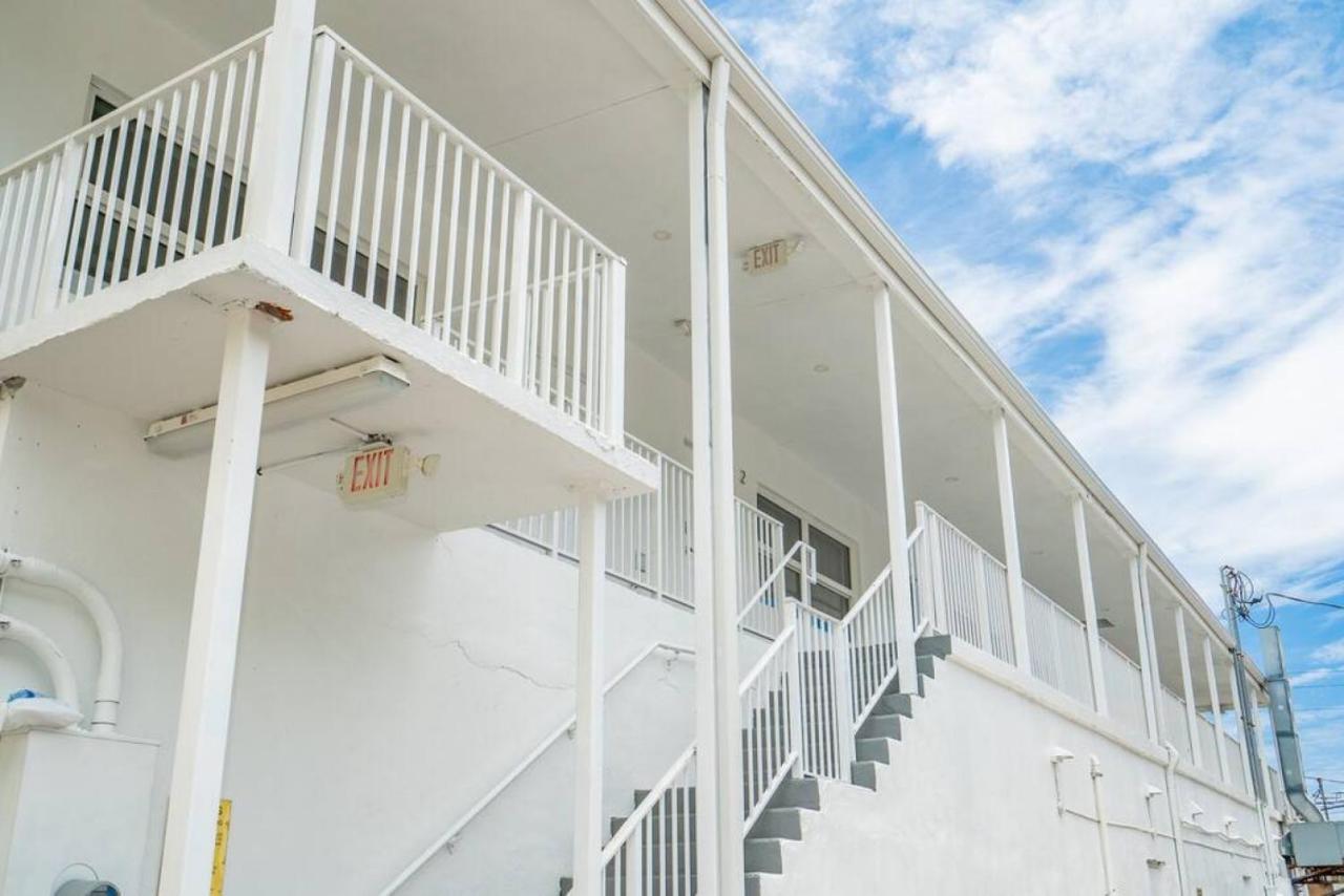 The Purple Pelican Beachfront With Ocean Balcony Unit 3 フォート・ローダーデール エクステリア 写真